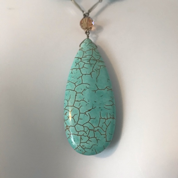 Necklace and earrings bundle - Picture 5 of 8